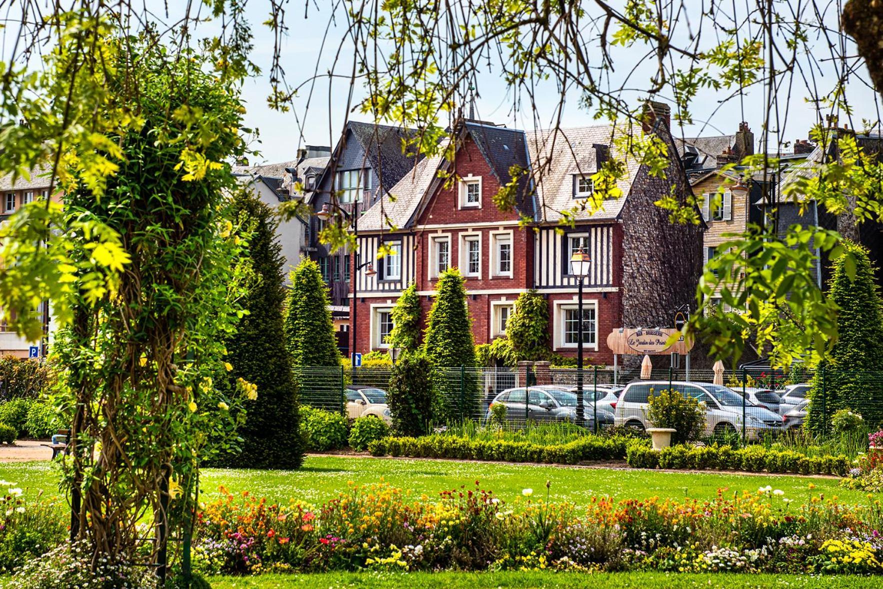 Les Maisons De Lea & Spa - Radisson Individuals Honfleur Bagian luar foto